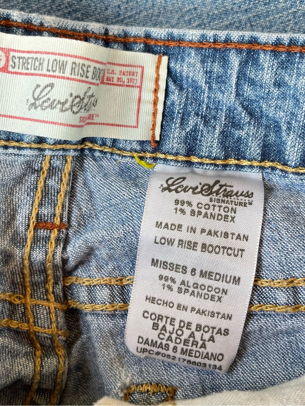 Levi's Mid Rise Boot Cut Jeans - Picture 6 of 6